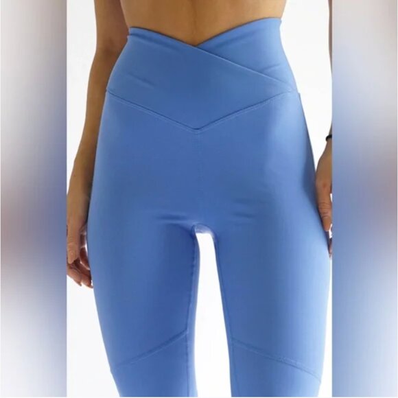 yllw the label Energy V-Cut Mind Blue Leggings Size Medium - Picture 5 of 9